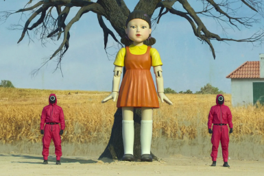 Кадр из серала &quotИгра в кальмара&quot (18+) скриншот из сериала &quotИгры в кальмара&quot (18+)