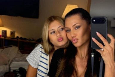 Виктория Боня с дочерью соцсети Виктории Бони