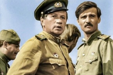 Культовый фильм СССР о войне кадр из фильма &quotВ бой идут одни &quotстарики&quot&quot (12+)