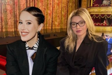 Ксения Собчак и Надежда Стрелец коллаж сгенерирован PrimaDonna.media на основе соцсетей знаменитостей