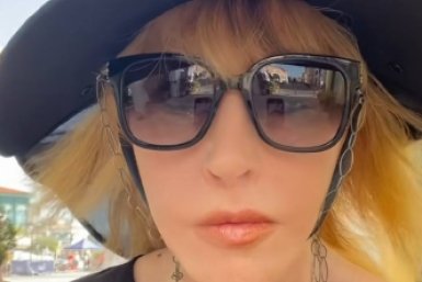 "Хочет подстелить себе соломку" — напуганная Пугачева ищет способы вернуться в Россию