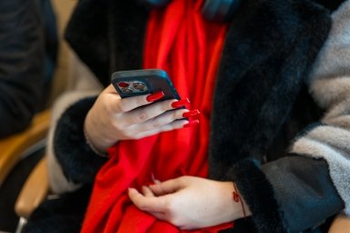 Эксперт раскритиковал идею ограничить звонки и СМС для пенсионеров и детей Илья Аверьянов, ИА PrimaMedia.ru