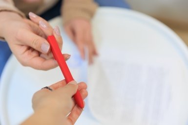 Что известно о новом законе об аресте имущества уехавших из России граждан