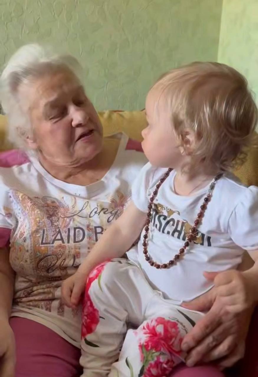 скриншот из видео. телеграм-канал Ольги Орловой (18+)