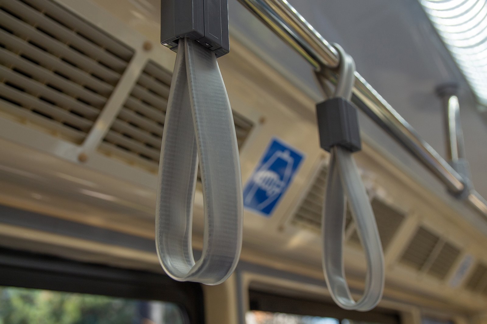 Общественный транспорт, трамвай, поручни, Хабаровск Юлия Матреницкая, ИА AmurMedia.ru