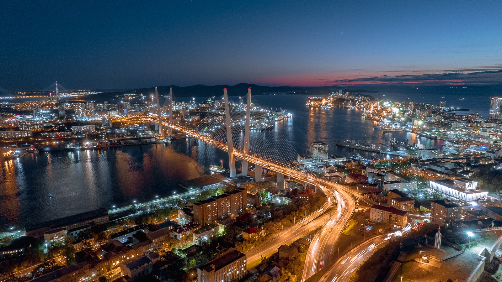 Владивосток, золотой мост, вечерний город Илья Аверьянов, ИА PrimaMedia