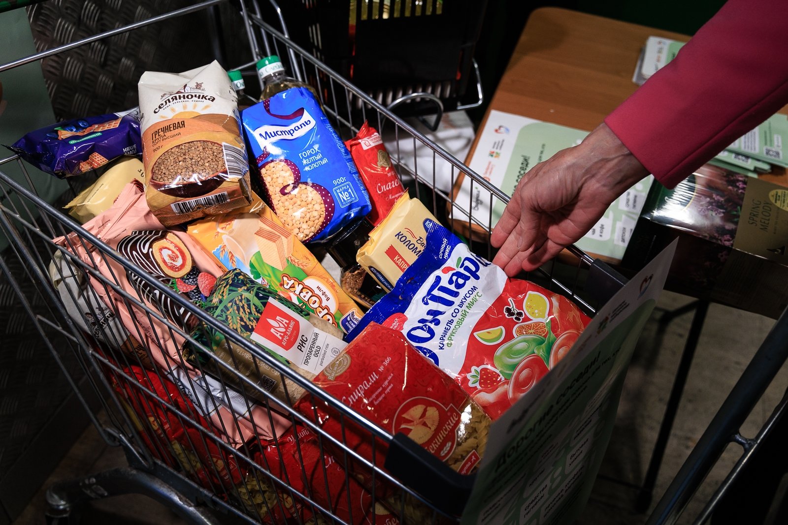 Юрист рассказал, что делать при обнаружении таракана в купленном продукте Евгений  Кулешов, ИА PrimaMedia.ru