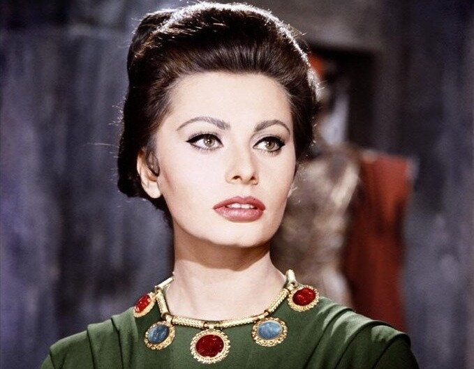 София Лорен в фильме "Падение Римской империи" (12+). 1964 год